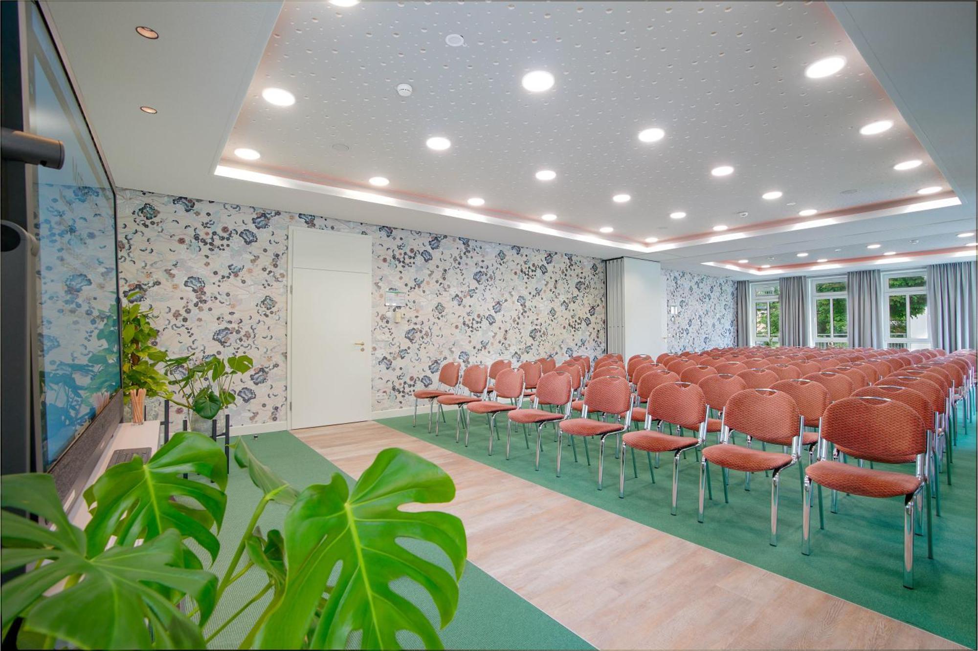 Hotel Neustaedter Hof Шварценберг Экстерьер фото